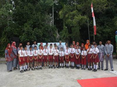 Perpisahan Klas 6 SDN 049 Temeran Banjir linang Air Mata Haru